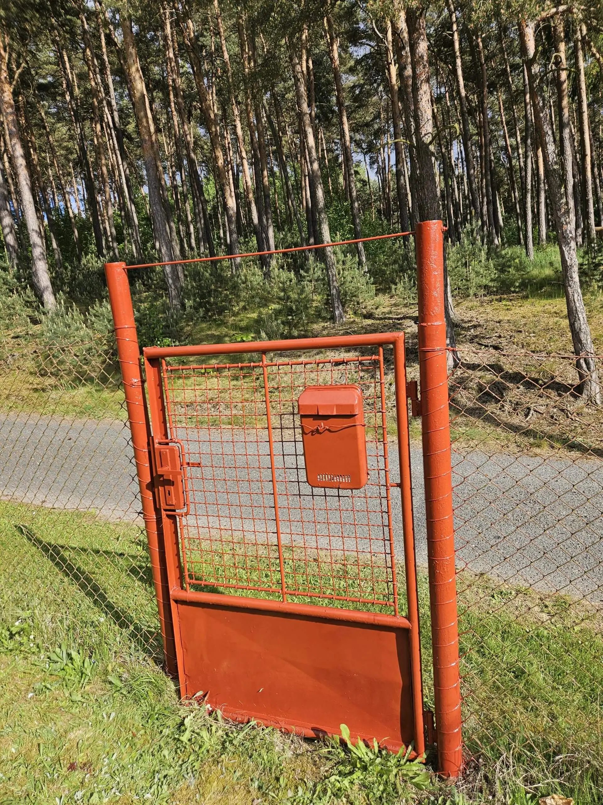 Natření branky a plotu